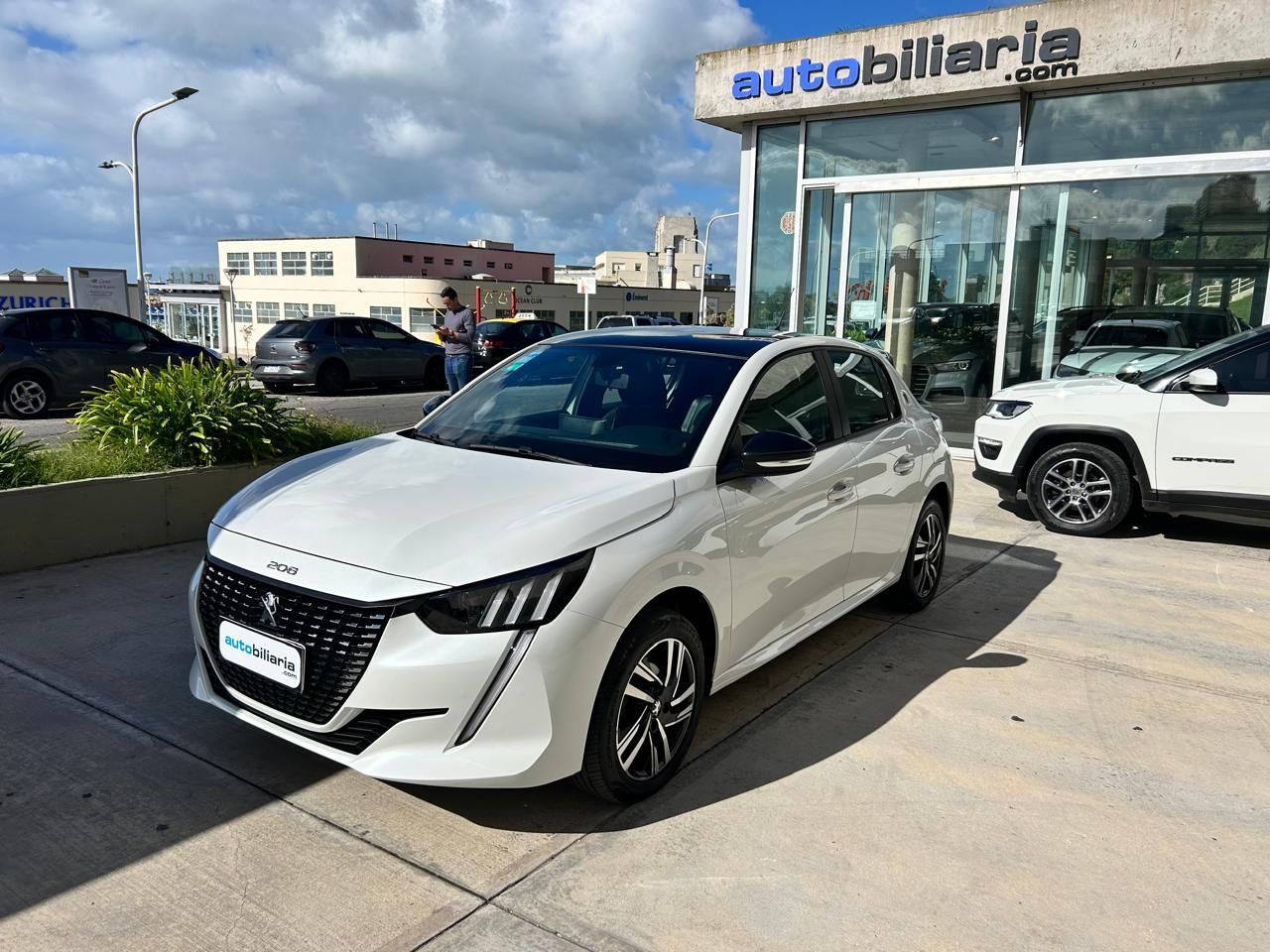 Peugeot 208 ROADTRIP AM24 2023